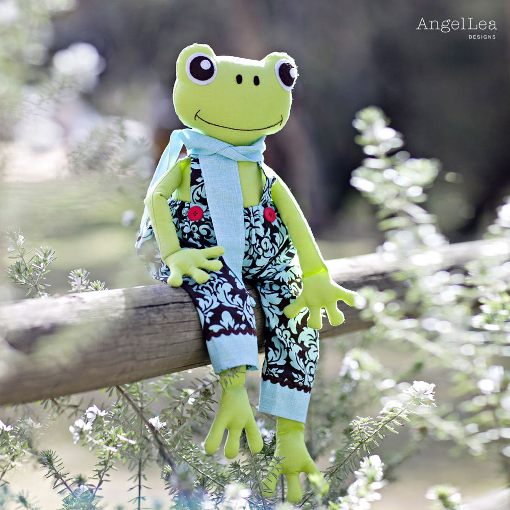 Fergus the Frog Softie PDF Sewing Pattern