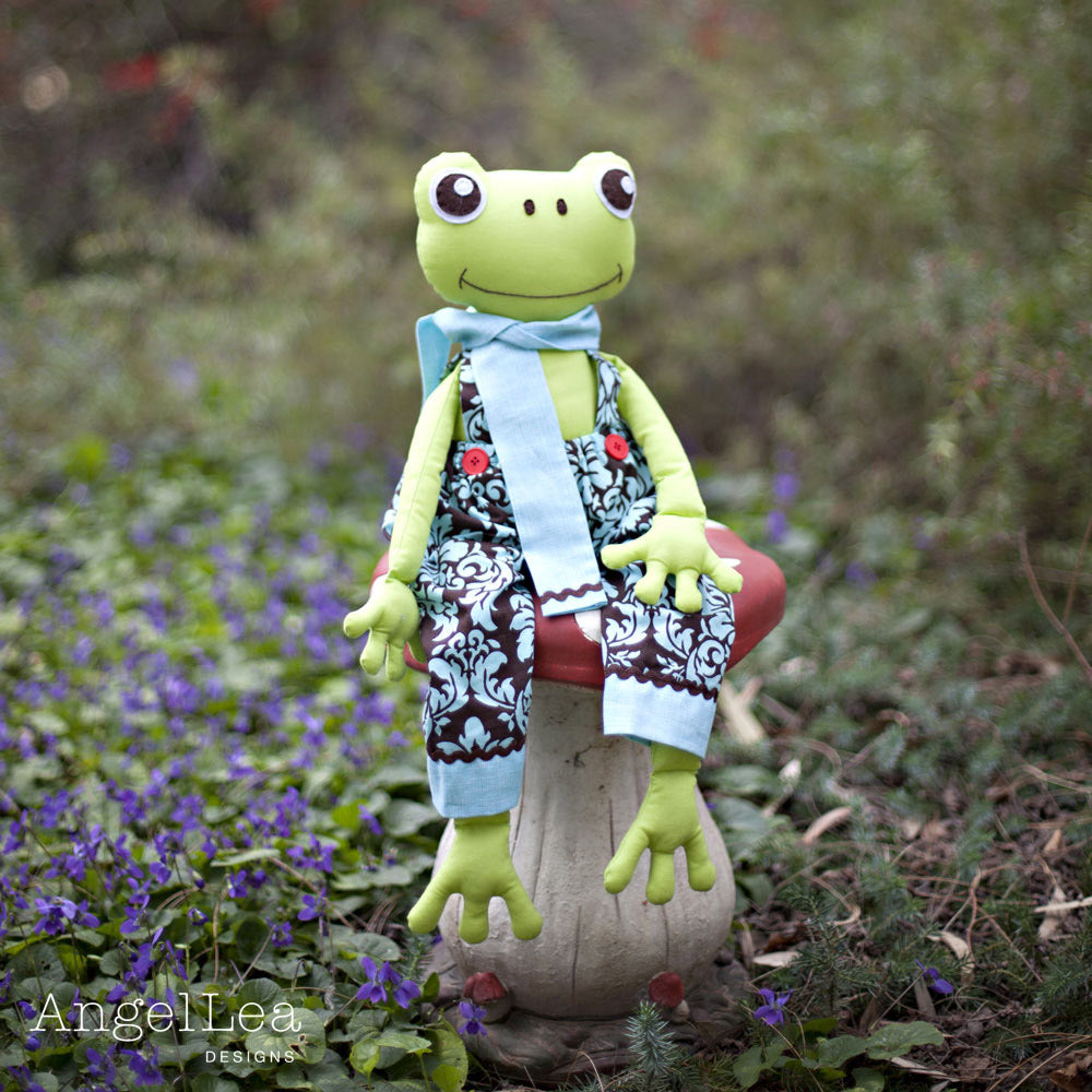 Fergus the Frog Softie PDF Sewing Pattern